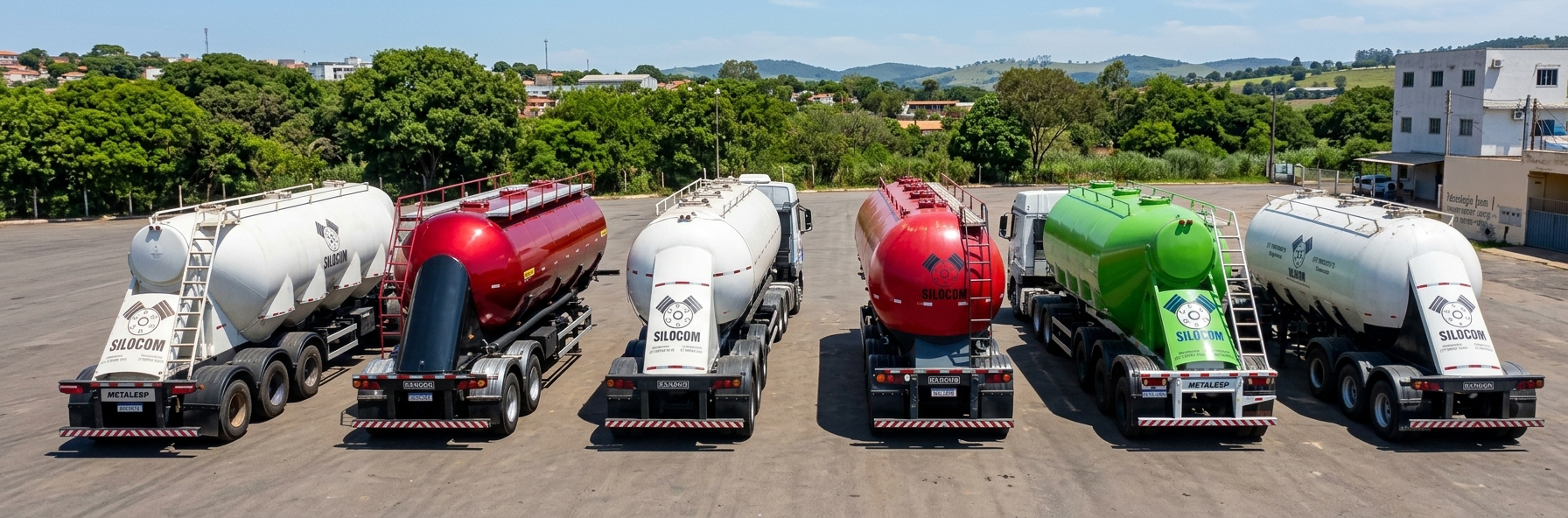 Carretas silo da Silocom organizadas em pátio industrial